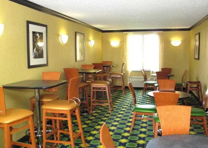 La Quinta & Hotel Tulsa
