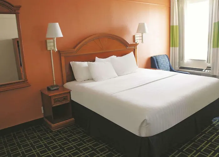 La Quinta & Hotel