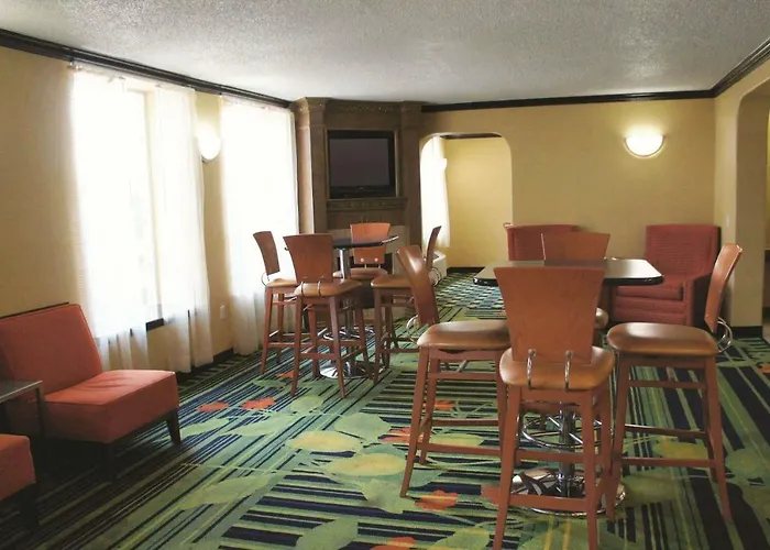 La Quinta & 3*