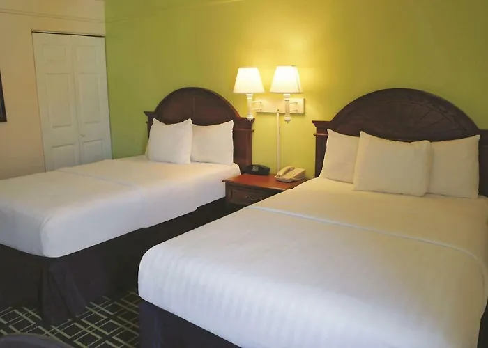 La Quinta & Hotel Tulsa