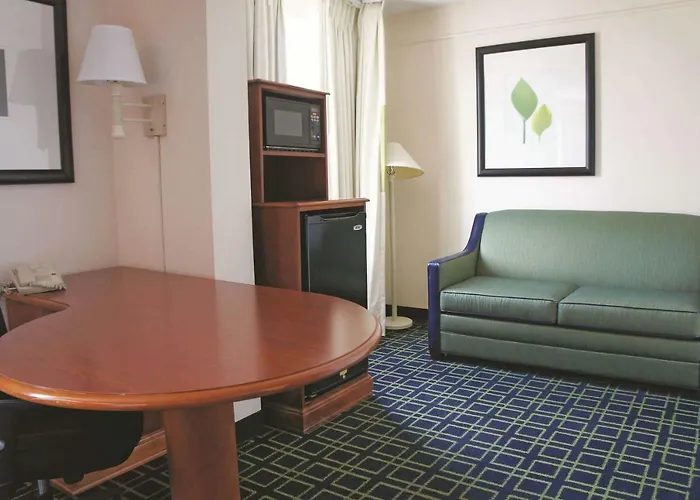 La Quinta & 3*